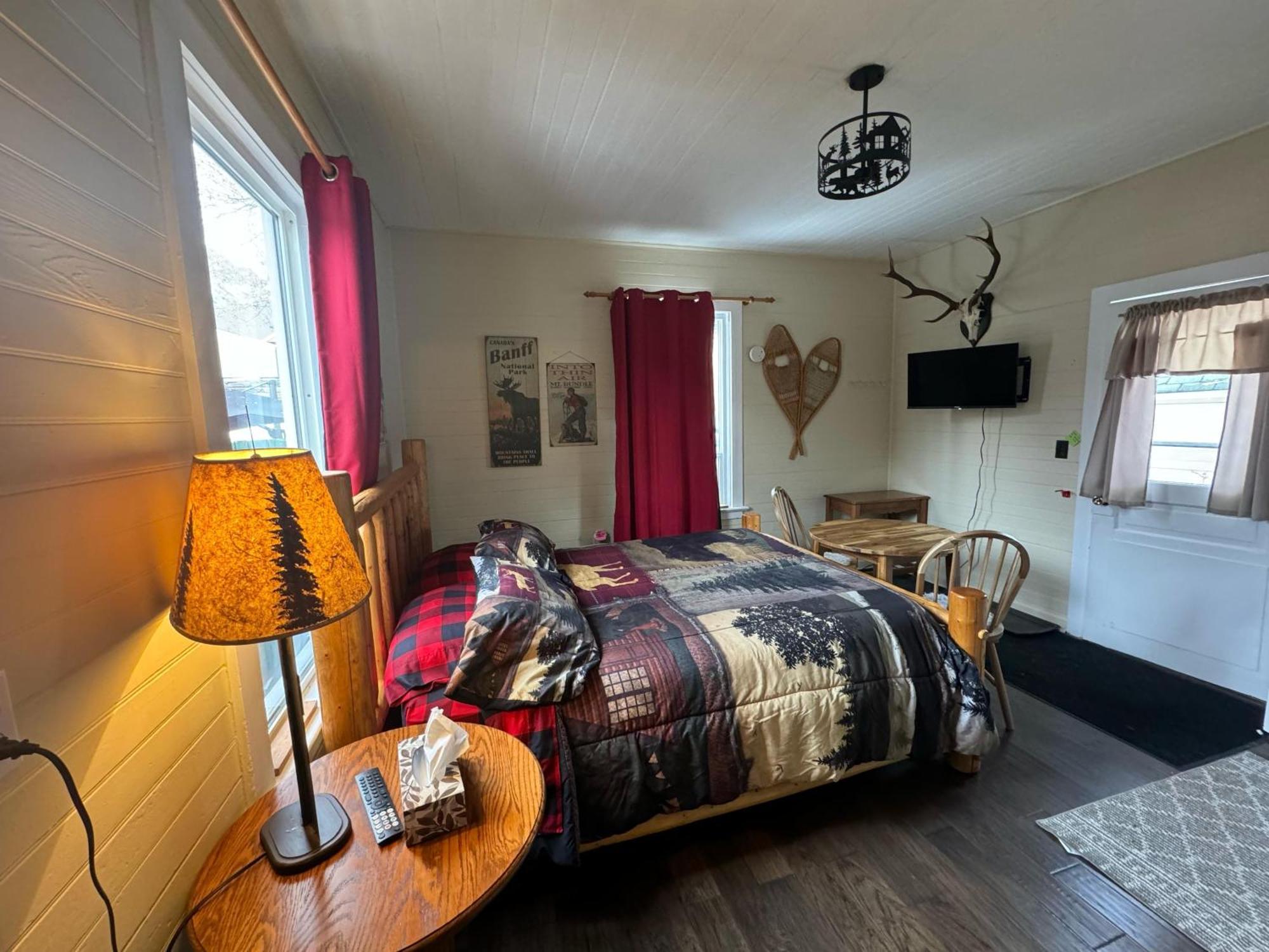 Holiday Cabins Bed & Breakfast